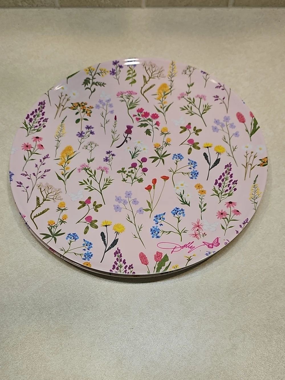 Dolly Parton Set Of 4 10in.Melamine Dinner Plates/Serving Bowl & Kitchen Towel